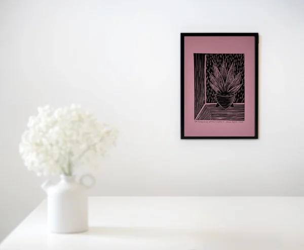 Linoleumdruck Pink Sansevieria am Fenster I – Format A4 – Pflanzen und Kunst